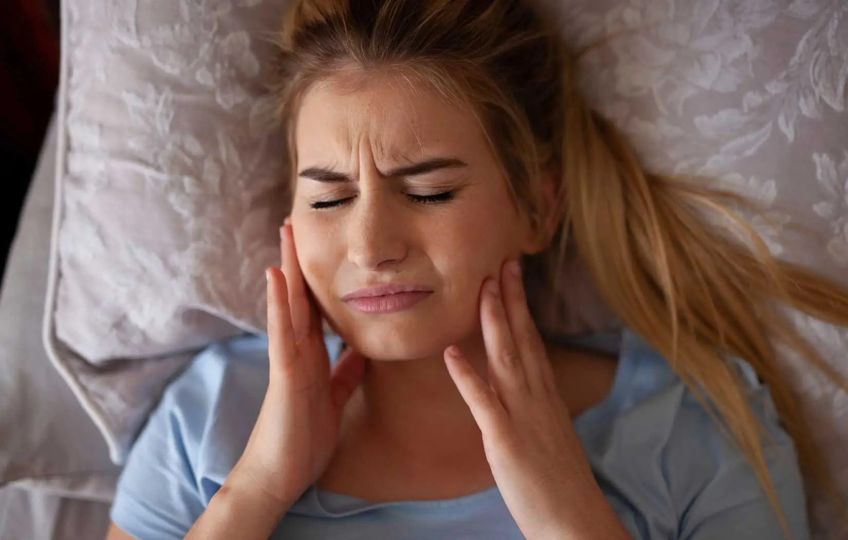 Patient with tooth pain